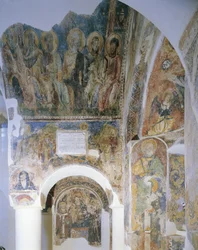 Niski kąt widzenia muralu na ścianie, Kościół Świętego Piotra, Otranto, Salento, Puglia, Włochy
