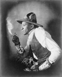 Papieros, ok. 1908 (zdjęcie czarno-białe)